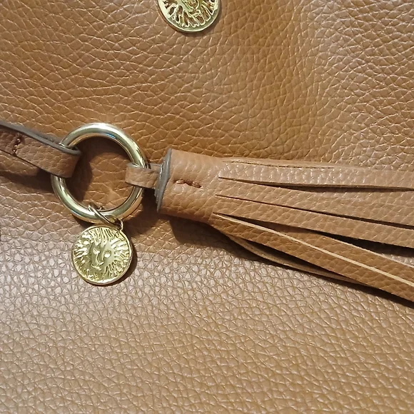 👜 Anne Klein Pebbled Leather Tote Bag • Tan / Cognac • Tassel Charm - Picture 6 of 10